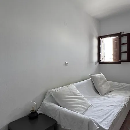 Central Naoussa * Naousa (Paros)